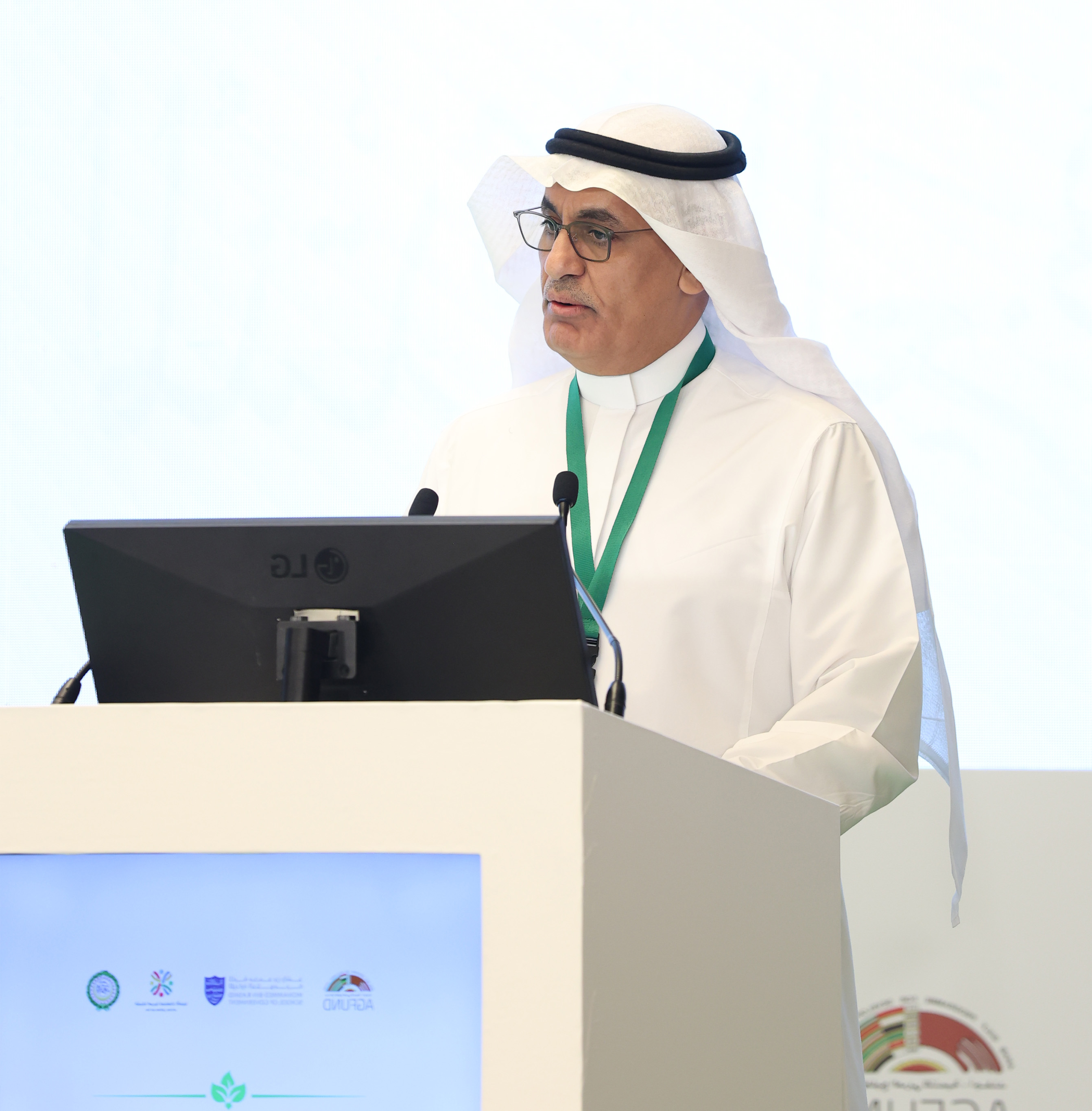 سعادة الدكتور
ناصر القحطاني